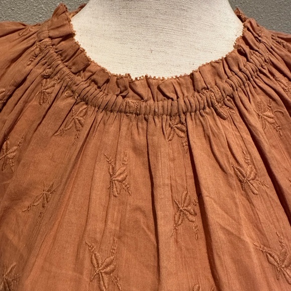 Universal Threads top - Picture 3 of 4